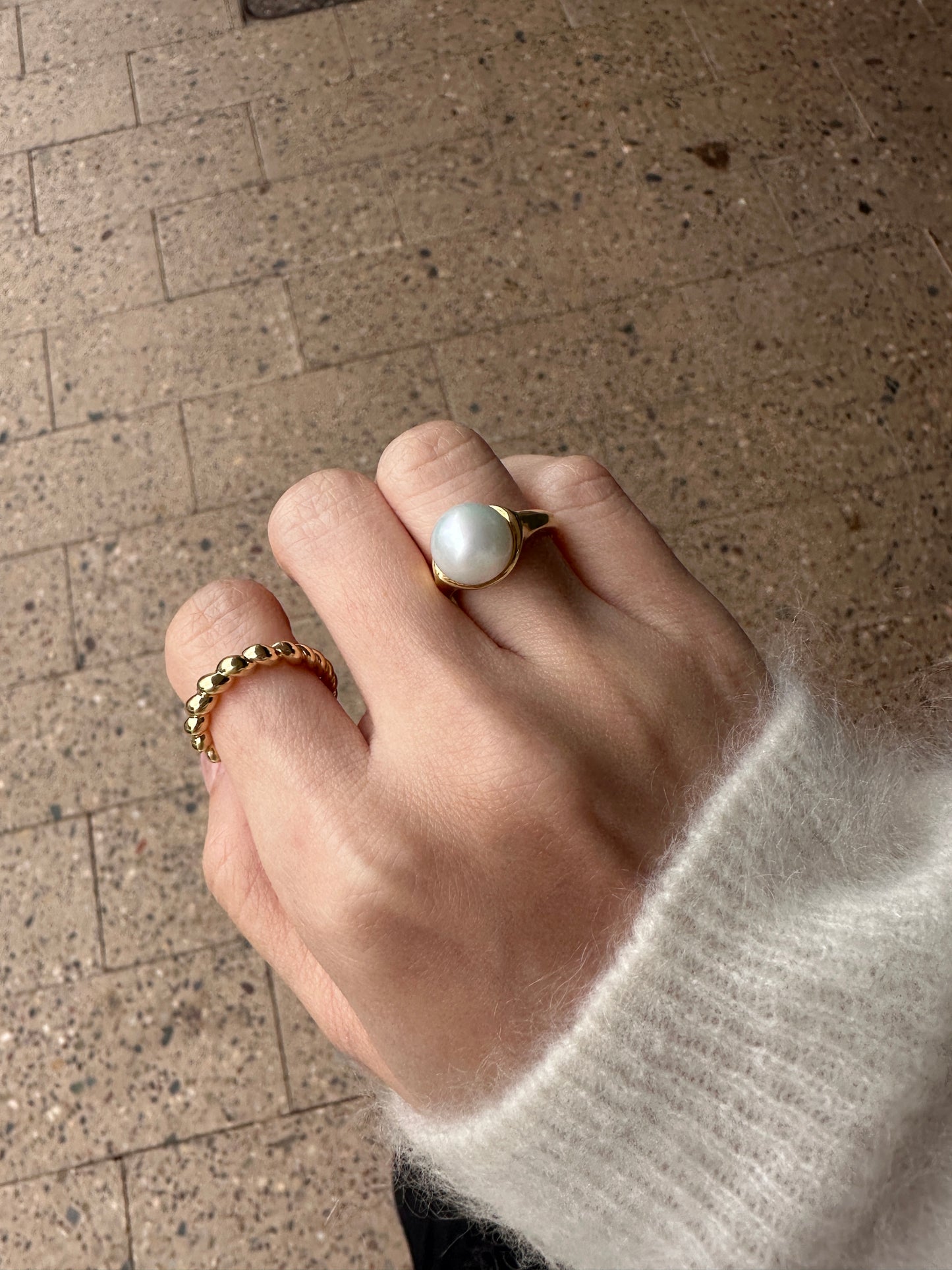 The Twist - Tapered Band Ring in 18k Yellow Gold