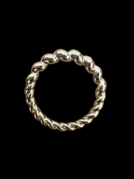 The Twist - Tapered Band Ring in 18k Yellow Gold