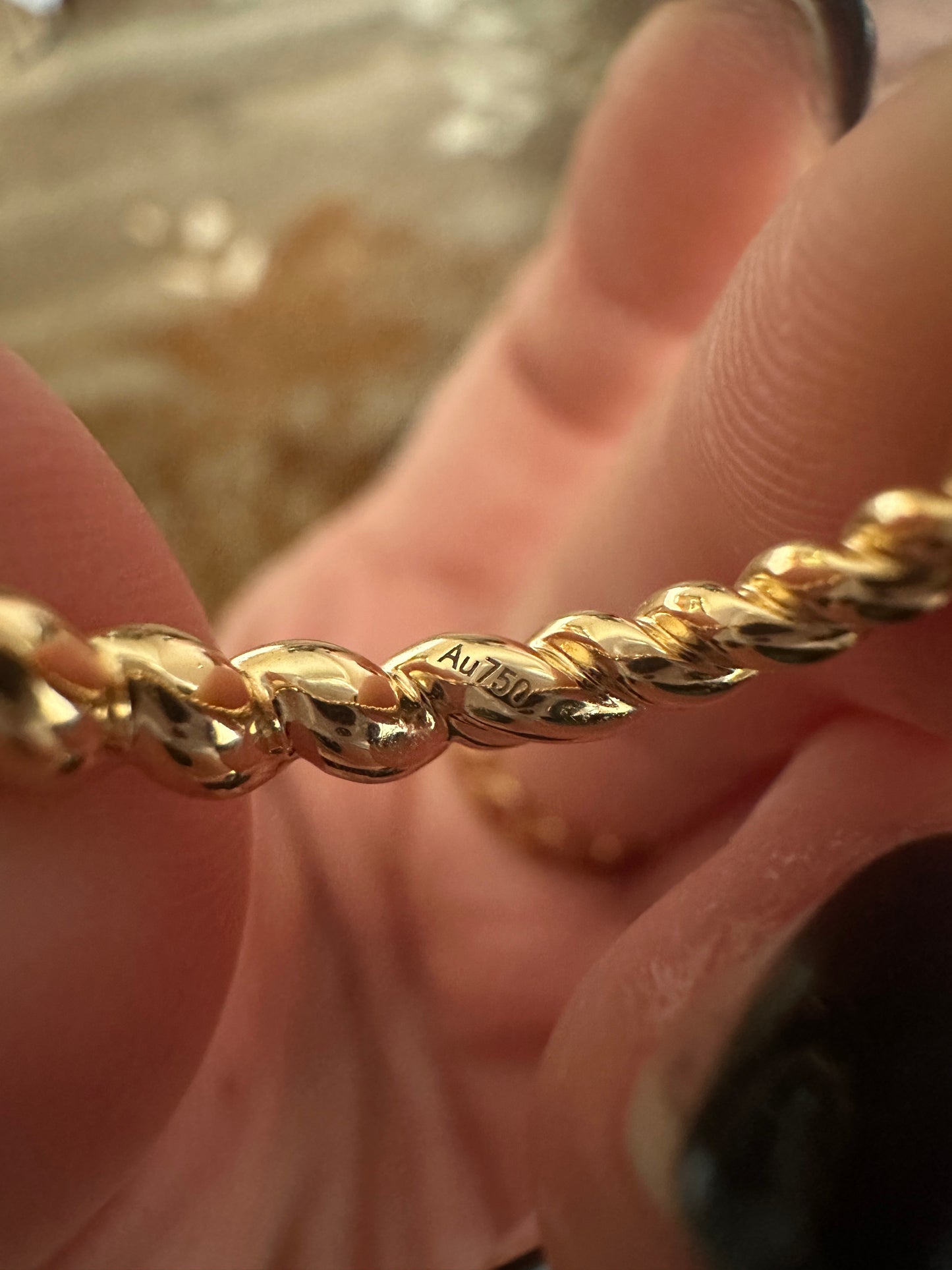 The Twist - Tapered Band Ring in 18k Yellow Gold