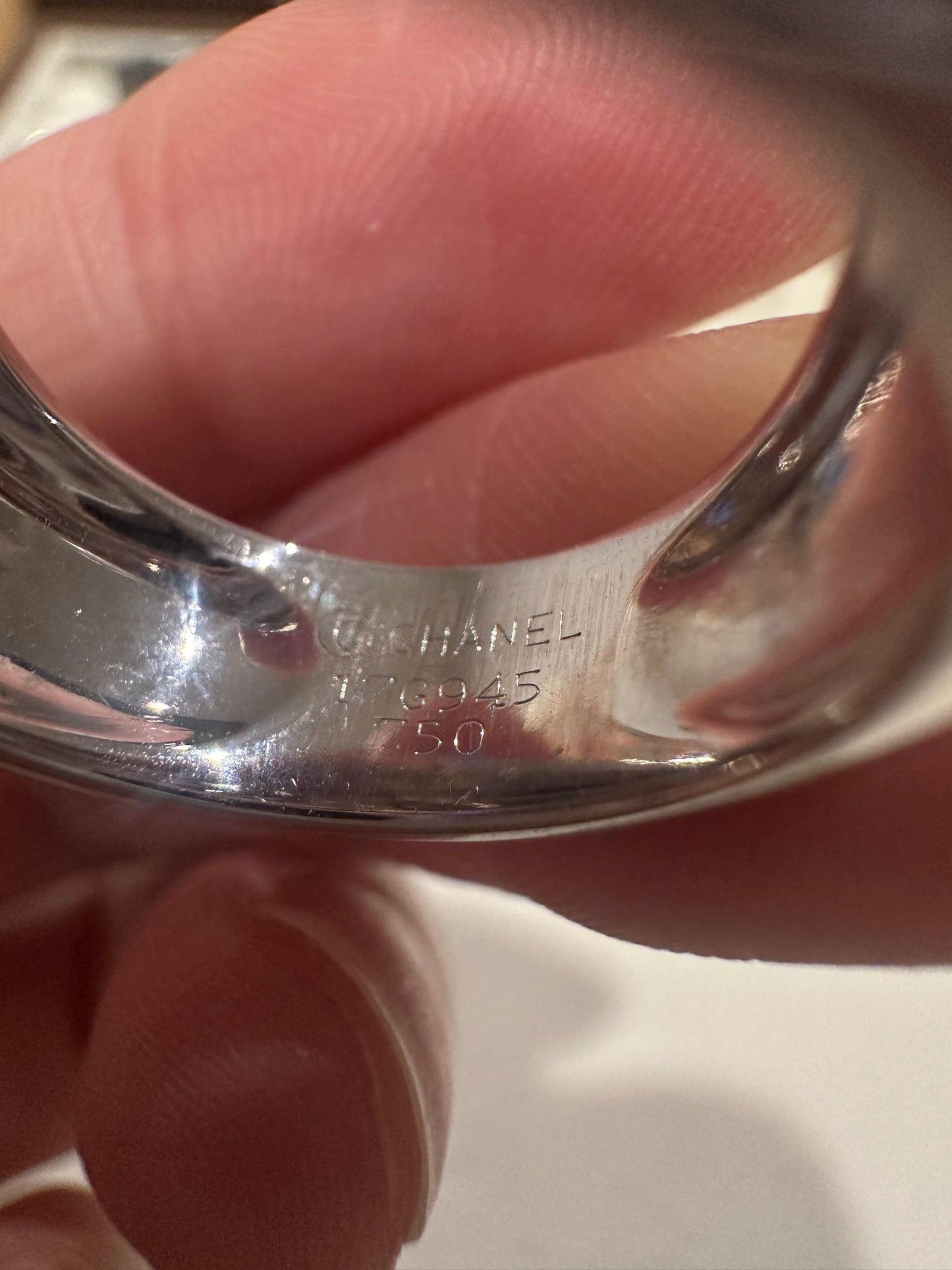 Chanel Three Symbols 1P Diamond 18k White Gold Ring