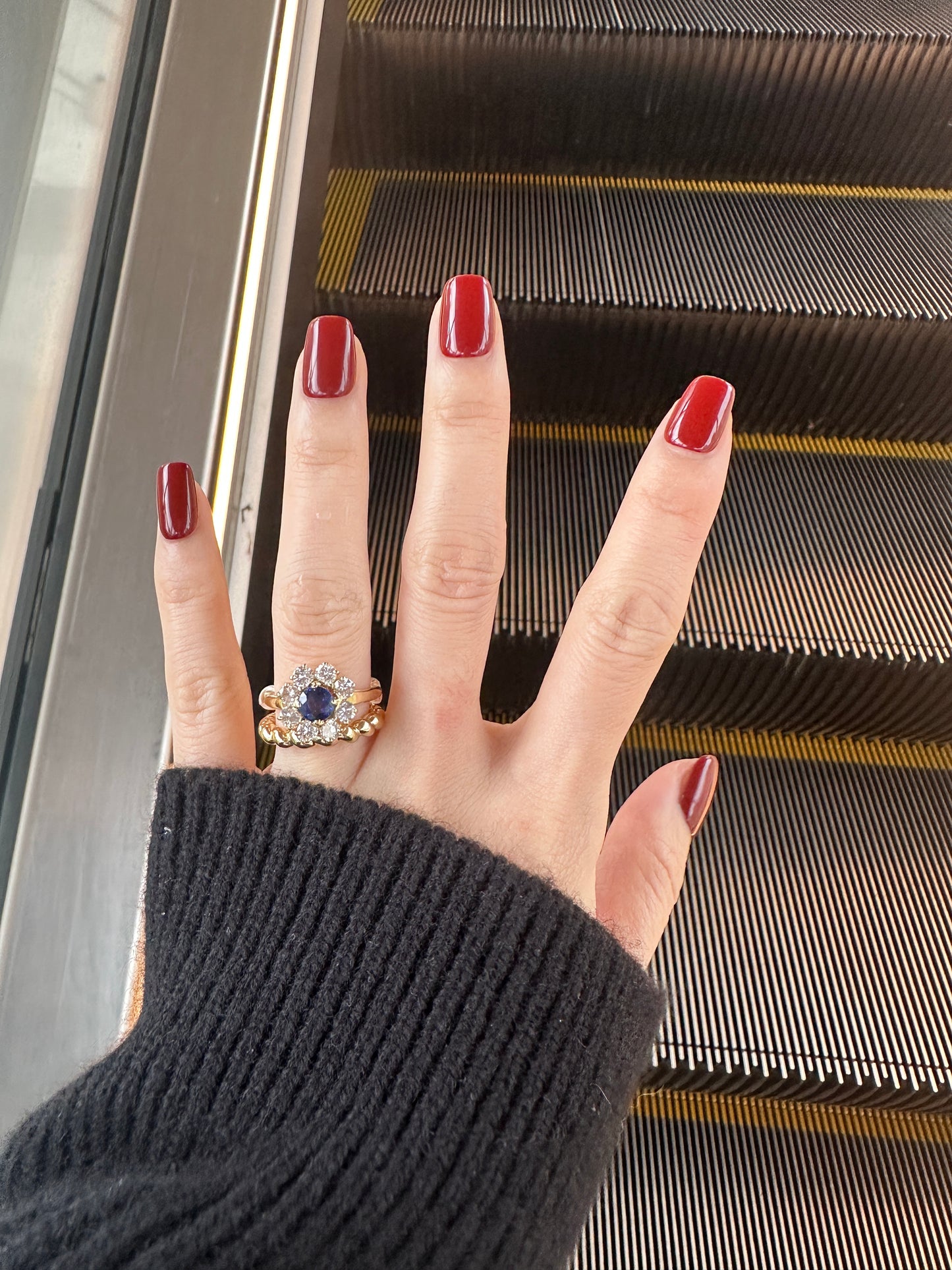 Garnet Glow - Dark Red Press-On Nails