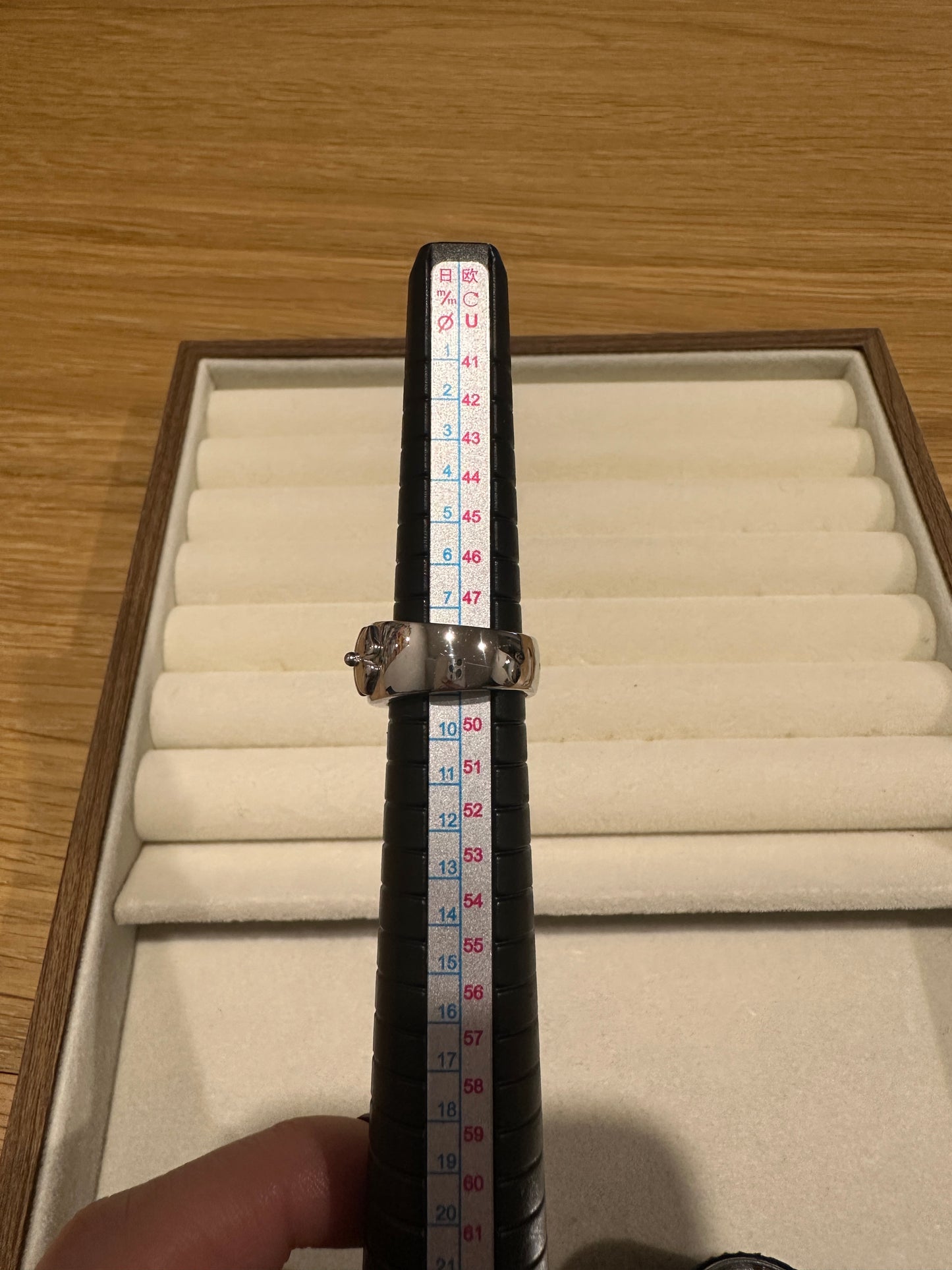 Chanel Three Symbols 1P Diamond 18k White Gold Ring